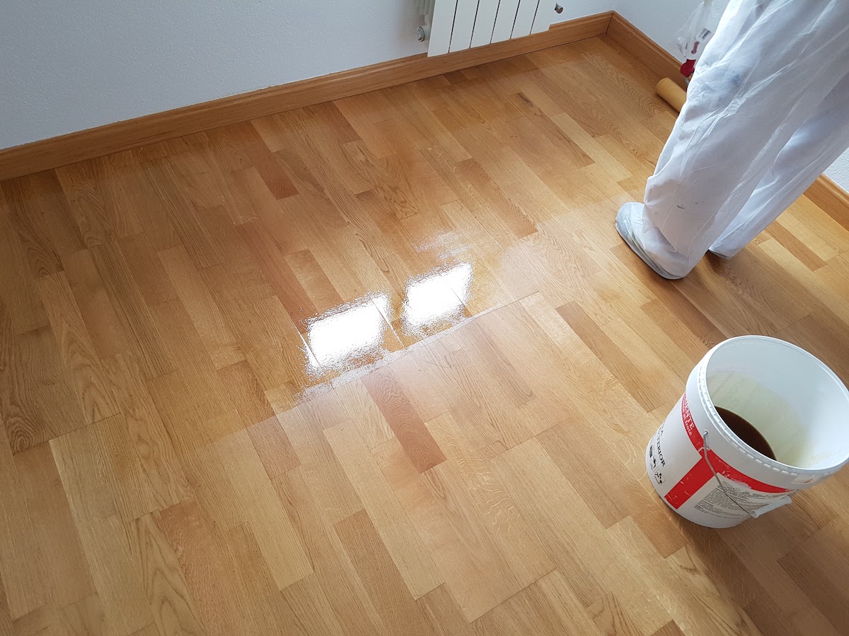 Barnizado de suelo en Sevilla la nueva7